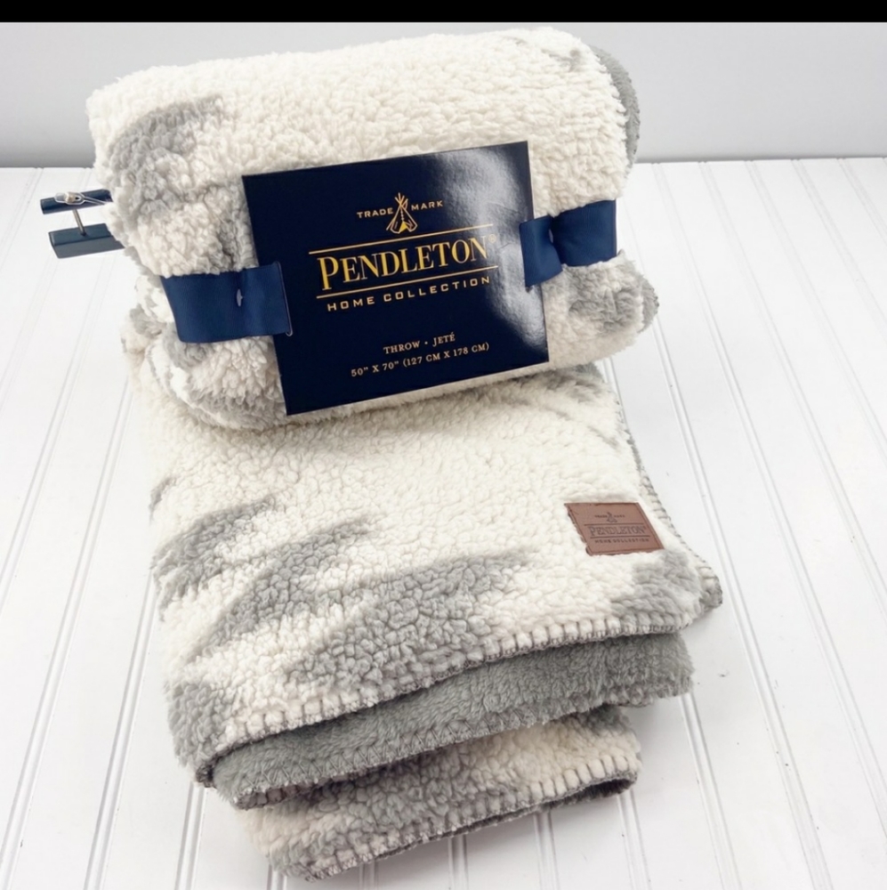 NWT Pendleton Grey Throw Blanket